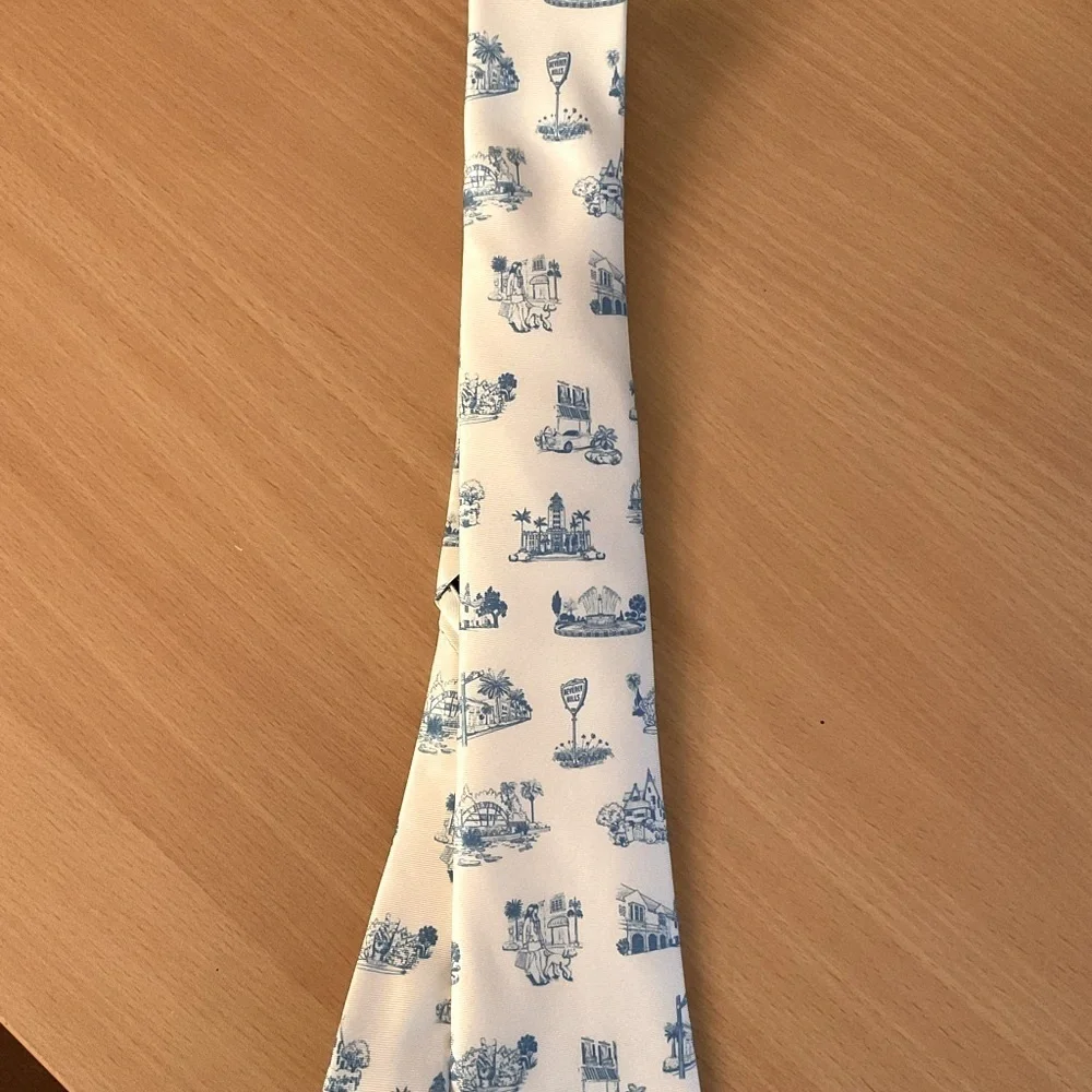 NWOT Custom Beverly Hills Tie